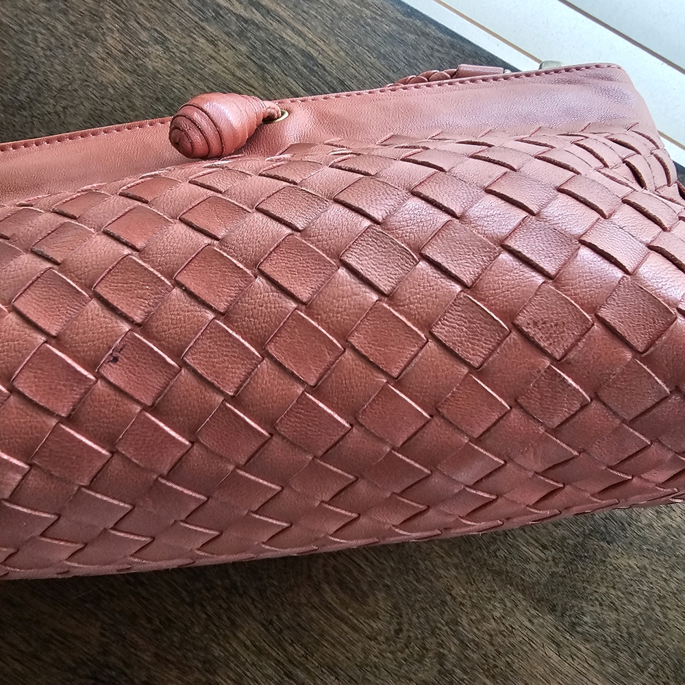 Bottega Veneta Intrecciato Leather Handbag Coral *FLAWS* - Picture 15 of 16
